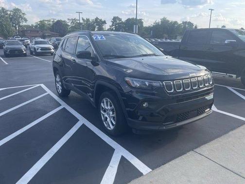 2022 Jeep Compass Latitude Lux