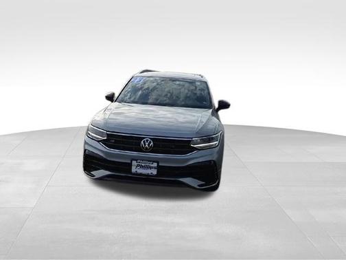 Pyrite Silver Metallic 2023 Volkswagen Tiguan 2.0T SE R-Line Black