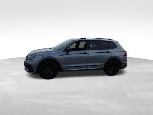 Pyrite Silver Metallic 2023 Volkswagen Tiguan 2.0T SE R-Line Black