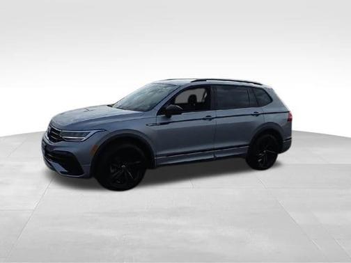 Pyrite Silver Metallic 2023 Volkswagen Tiguan 2.0T SE R-Line Black