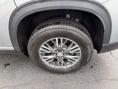 Sterling Gray Metallic 2024 Chevrolet Traverse LT