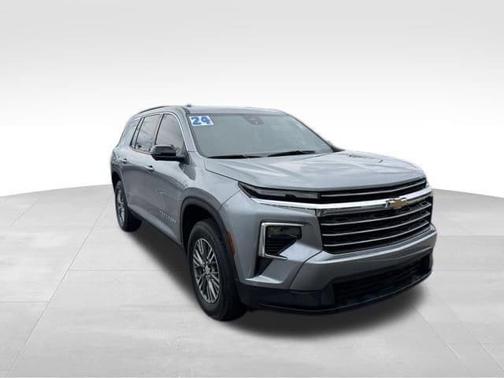 Sterling Gray Metallic 2024 Chevrolet Traverse LT