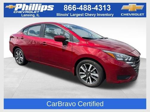 Scarlet Ember 2025 Nissan Versa 1.6 SV
