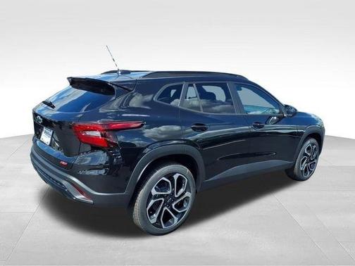 Mosaic Black Metallic 2026 Chevrolet Trax 2RS