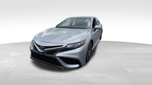 Celestial Silver Metallic 2024 Toyota Camry SE