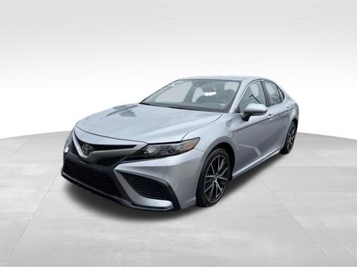 Celestial Silver Metallic 2024 Toyota Camry SE