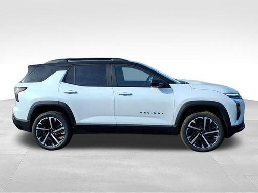 Polar White 2026 Chevrolet Equinox RS