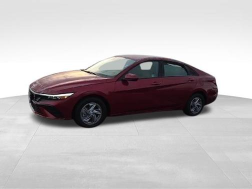 Red 2025 Hyundai ELANTRA SE