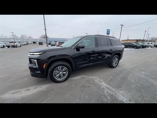 2025 Chevrolet Traverse LT