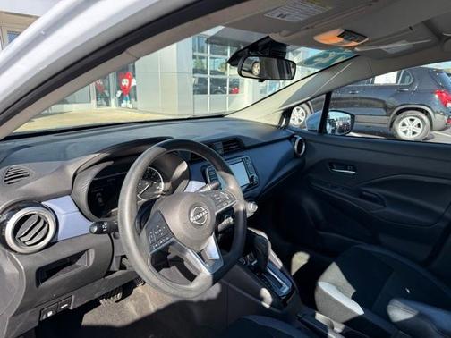 2023 Nissan Versa 1.6 SV