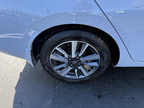 2023 Nissan Versa 1.6 SV