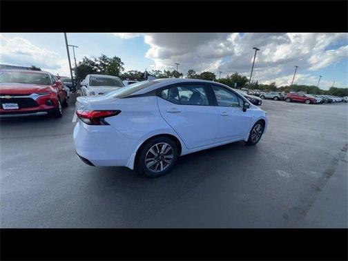 2023 Nissan Versa 1.6 SV