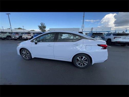 2023 Nissan Versa 1.6 SV