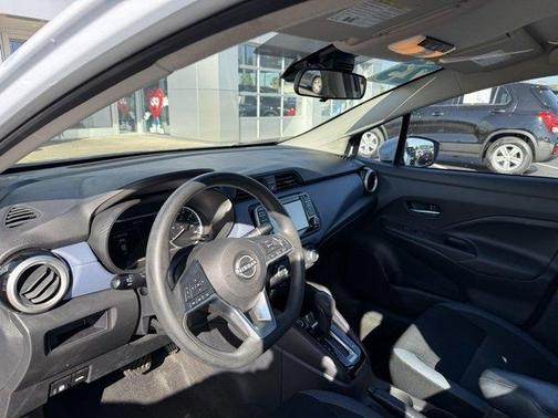 2023 Nissan Versa 1.6 SV