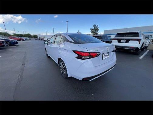 2023 Nissan Versa 1.6 SV