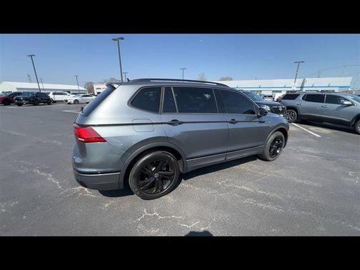 2023 Volkswagen Tiguan 2.0T SE R-Line Black