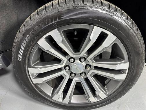 Iridium Metallic 2017 GMC Yukon Denali