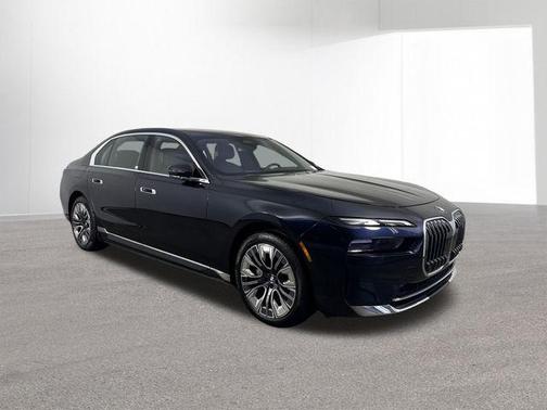 Carbon Black Metallic 2023 BMW i7 xDrive60