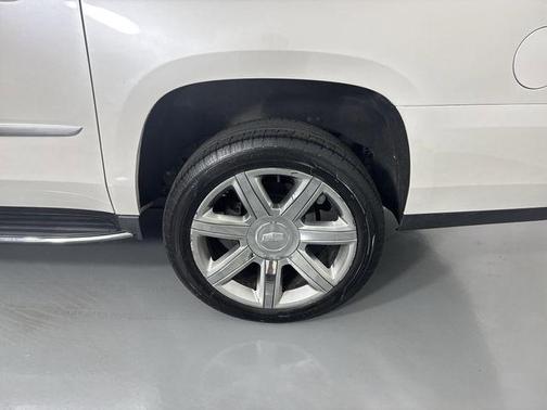 Crystal White Tri-Coat 2019 Cadillac Escalade ESV Luxury