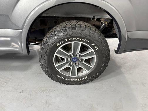 Magnetic Metallic 2016 Ford F-150 XLT