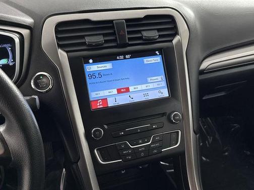 2017 Ford Fusion Hybrid SE