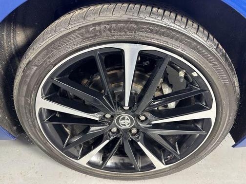 Blue Streak / Midnight Black Metallic 2019 Toyota Camry XSE