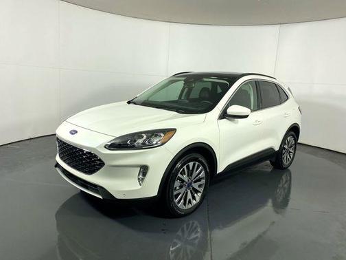 2022 Ford Escape Titanium Hybrid