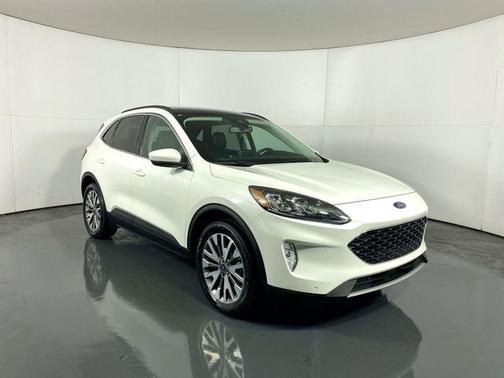 2022 Ford Escape Titanium Hybrid