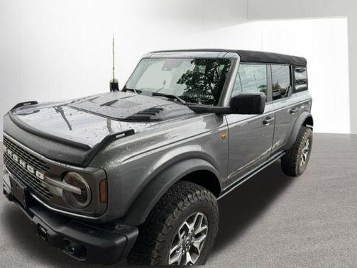 Carbonized Gray Metallic 2023 Ford Bronco Badlands