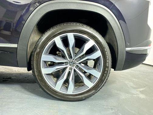 2022 Volkswagen Atlas Cross Sport 3.6L V6 SEL Premium R-Line