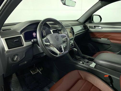 2022 Volkswagen Atlas Cross Sport 3.6L V6 SEL Premium R-Line