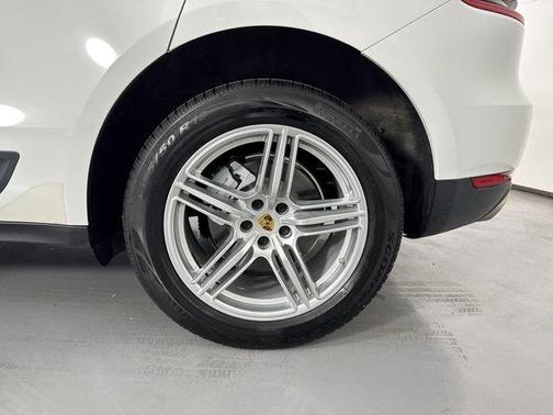 White 2017 Porsche Macan S