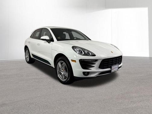 White 2017 Porsche Macan S