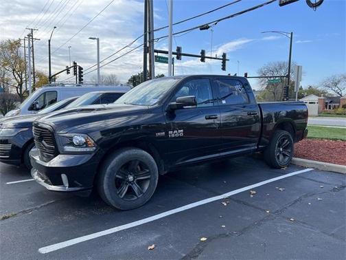 Photo 4 of 15 of 2018 RAM 1500 Sport