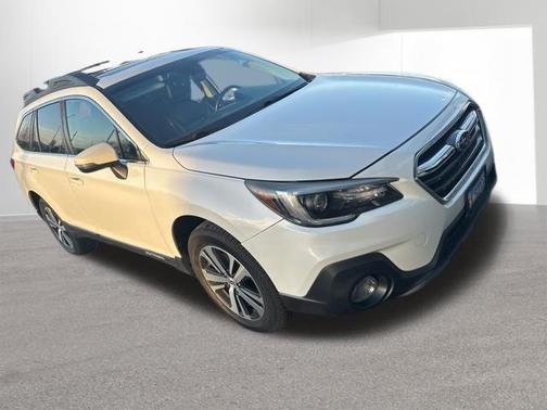Crystal White Pearl 2018 Subaru Outback 2.5i Limited