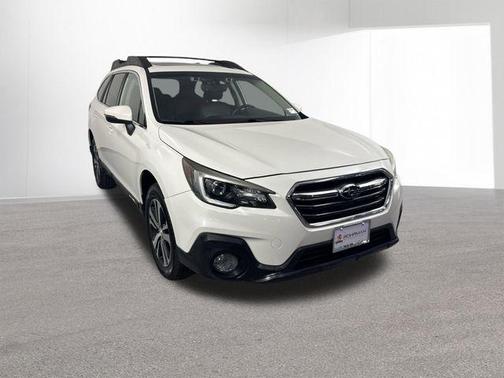 Crystal White Pearl 2018 Subaru Outback 2.5i Limited