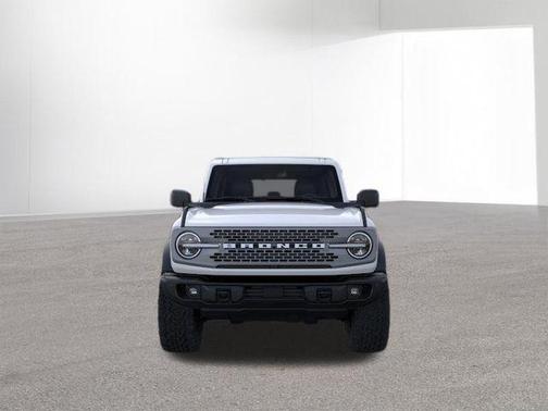 Oxford White 2026 Ford Bronco Badlands
