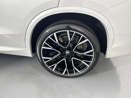 Mineral White Metallic 2021 BMW X5 M Base