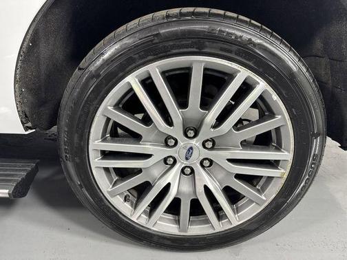 Oxford White 2023 Ford Expedition Limited