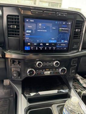 Oxford White 2024 Ford F-250 Lariat