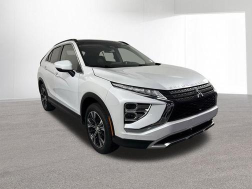 White 2022 Mitsubishi Eclipse Cross SE