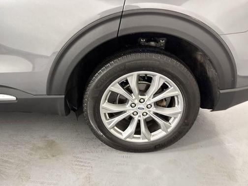 Gray Metallic 2023 Ford Explorer Limited