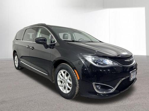 2020 Chrysler Pacifica Touring-L
