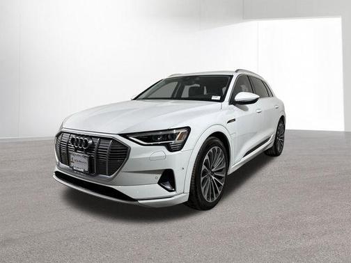 2019 Audi e-tron Prestige