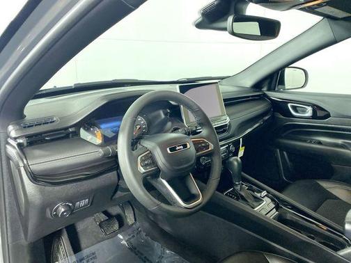 2023 Jeep Compass Altitude