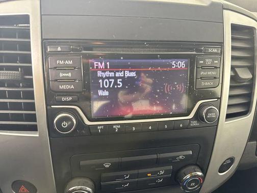 Glacier White 2018 Nissan Frontier SV
