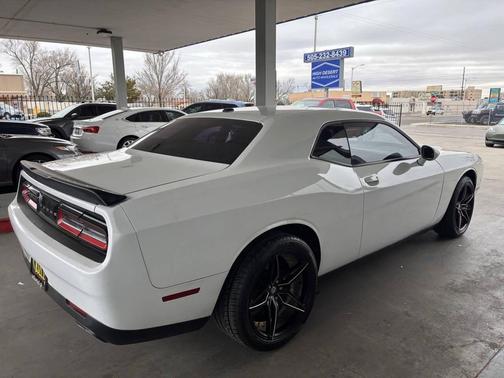 2015 Dodge Challenger SXT