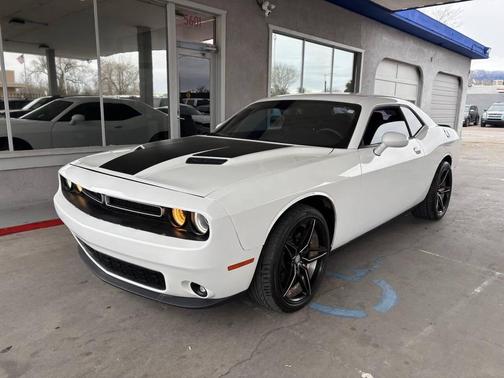 2015 Dodge Challenger SXT