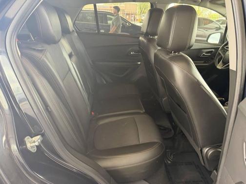 Midnight Blue Metallic 2022 Chevrolet Trax LT