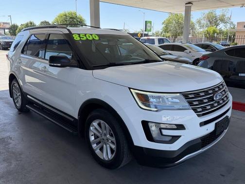 Oxford White 2017 Ford Explorer XLT